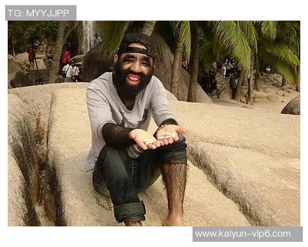 足球传奇人物渐行渐远的岁月：他们老去后的人生轨迹与回归困境