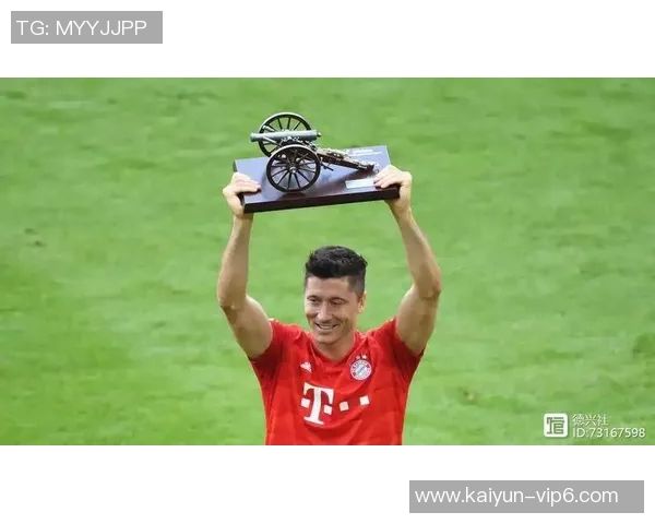 耐克旗下球星领衔绿茵赛场展现激情与荣耀时刻 耐克旗下球星领衔绿茵赛场展现激情与荣耀时刻